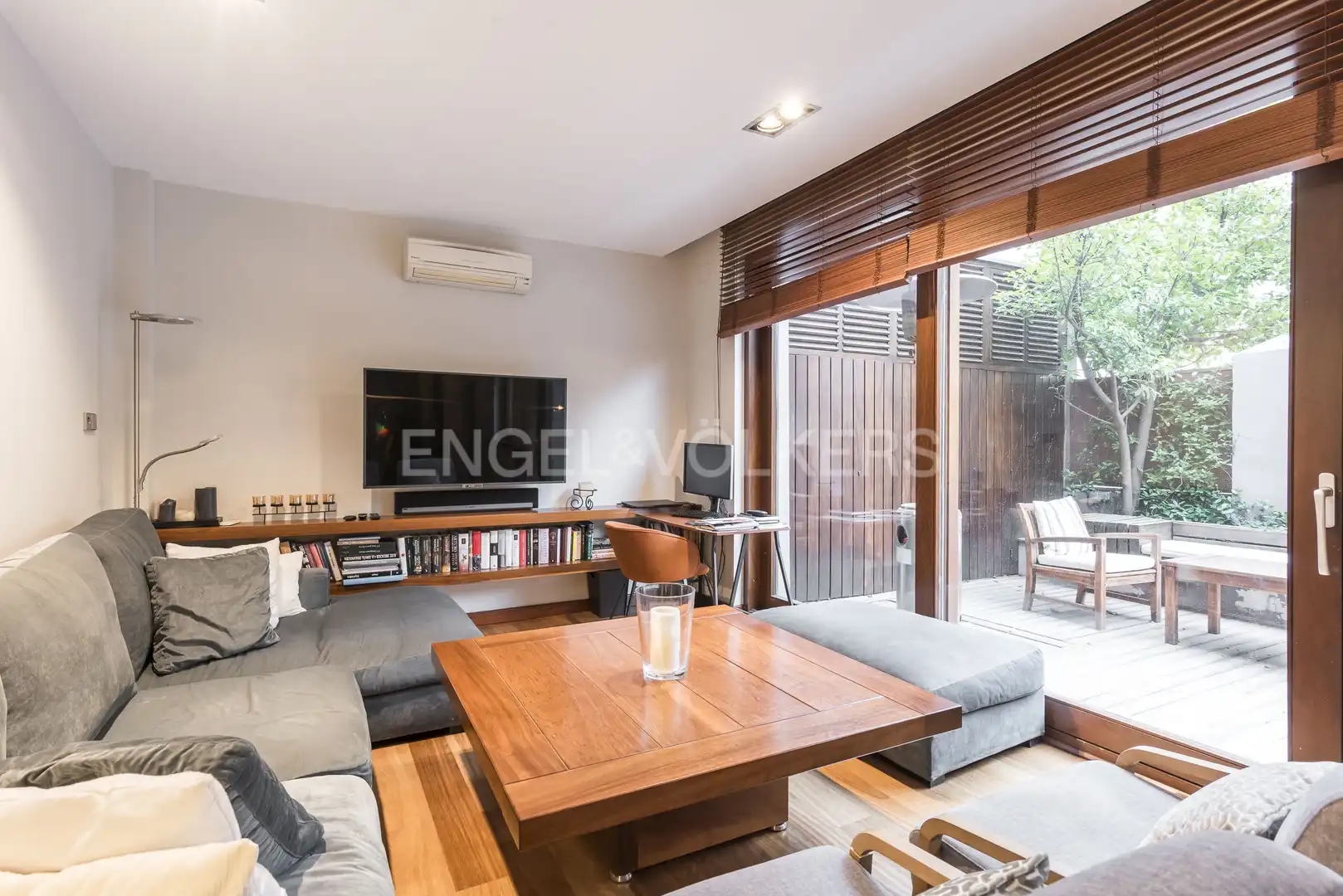 Vista exterior de Casa o xalet de lloguer en Madrid amb Aire condicionat, Calefacció i Parquet