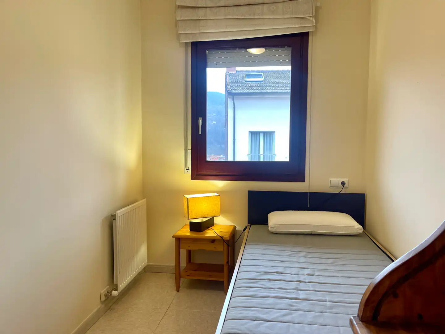 Habitación de Casa adosada en venta en Sant Joan de les Abadesses con Calefacción, Jardín privado y Trastero