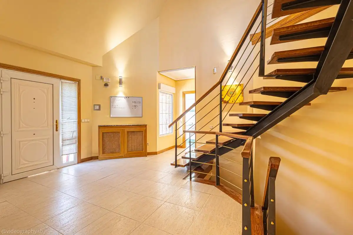 Houses for sale in Móstoles  with Air Conditioner, Heating and Private garden