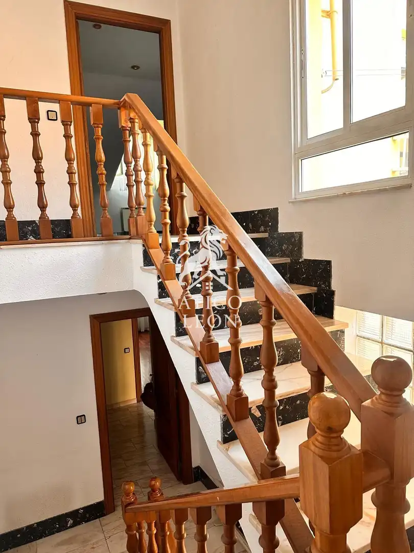 Casa o chalet en venta en León Capital  con Calefacción, Terraza y Trastero