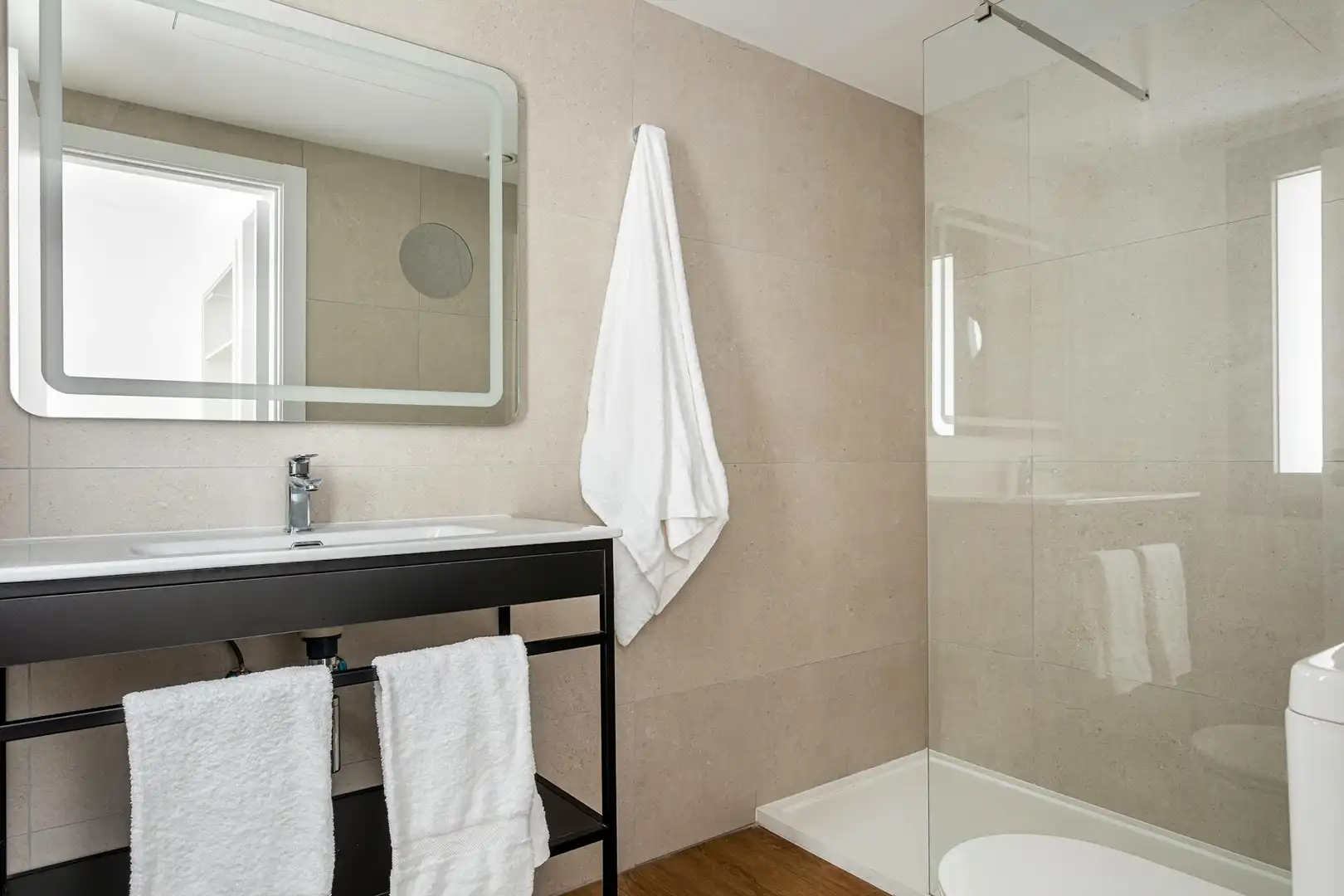 Bathroom of Flat for rent in Valencia  with Heating, Washing machine and TV