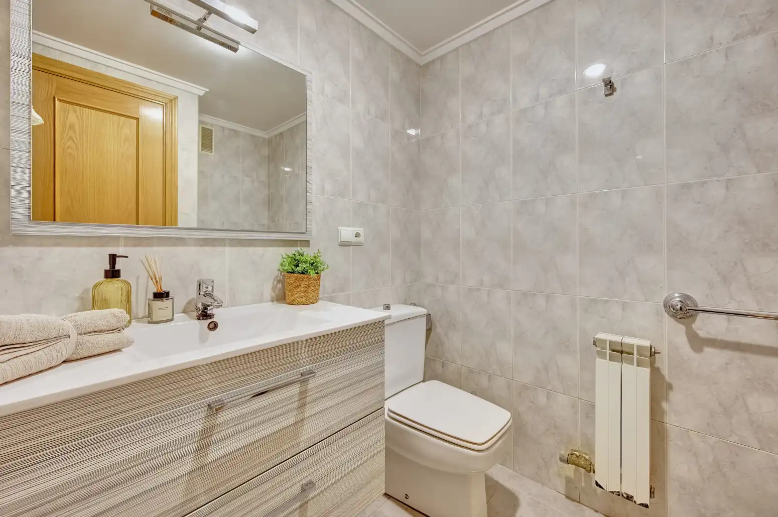 Baño de Piso en venta en Huarte / Uharte, Navarra