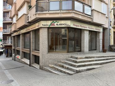 Local comercial en venta en Carrer Josep Ximeno 2