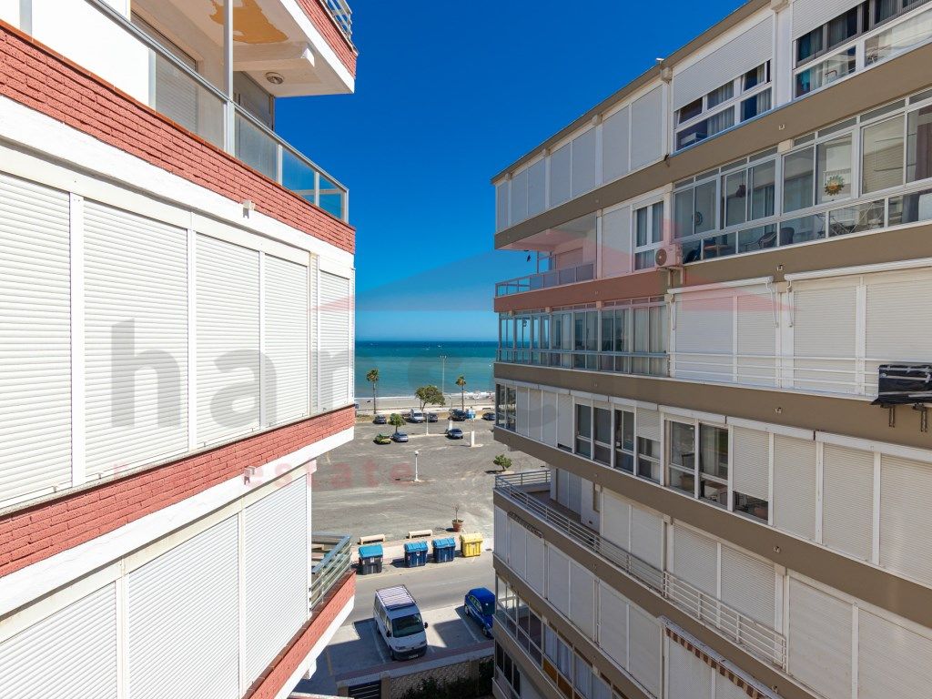 Vista exterior de Piso de alquiler en Vélez-Málaga con Aire acondicionado, Terraza y Piscina