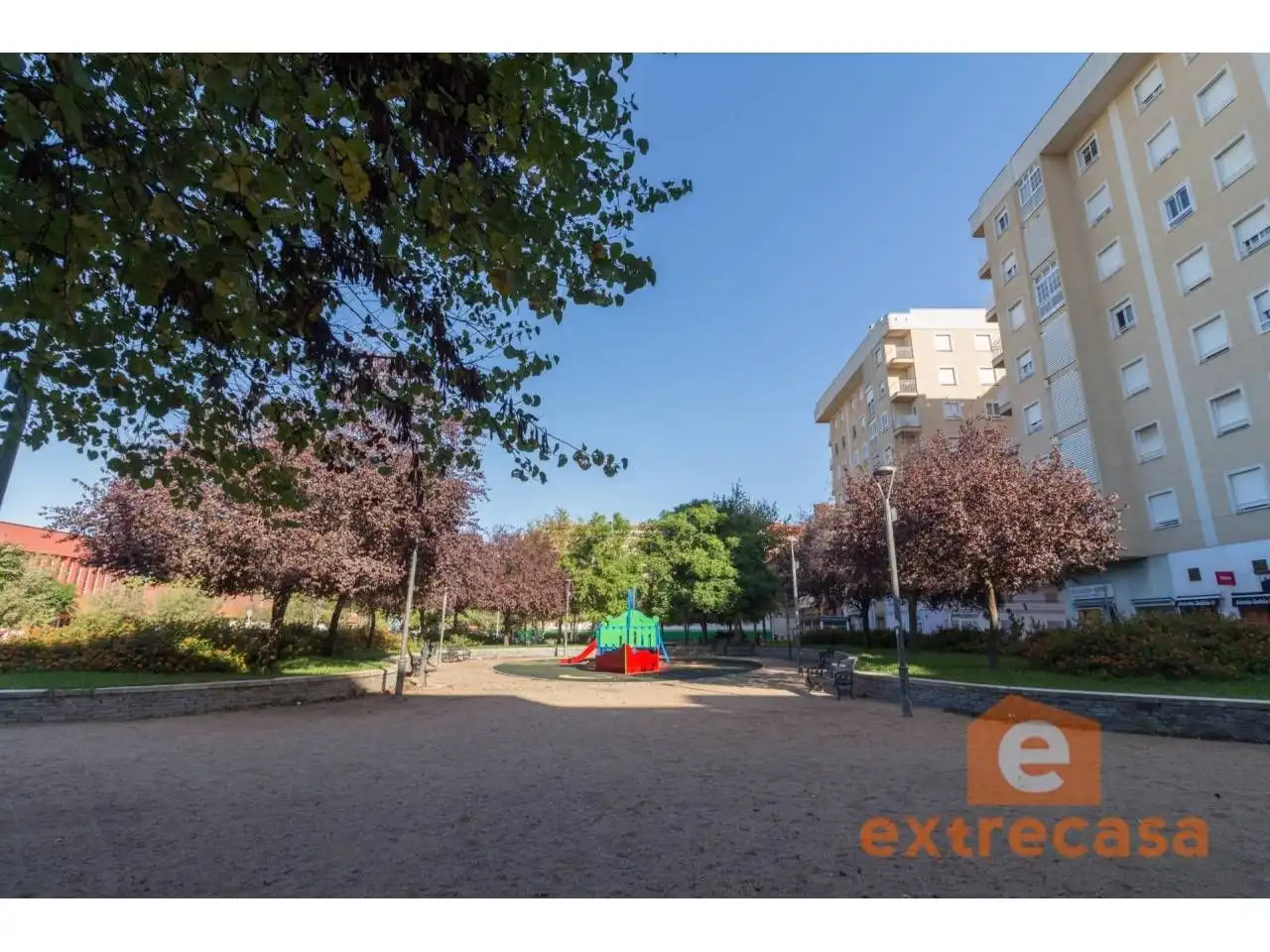 Vista exterior de Local en venta en Badajoz