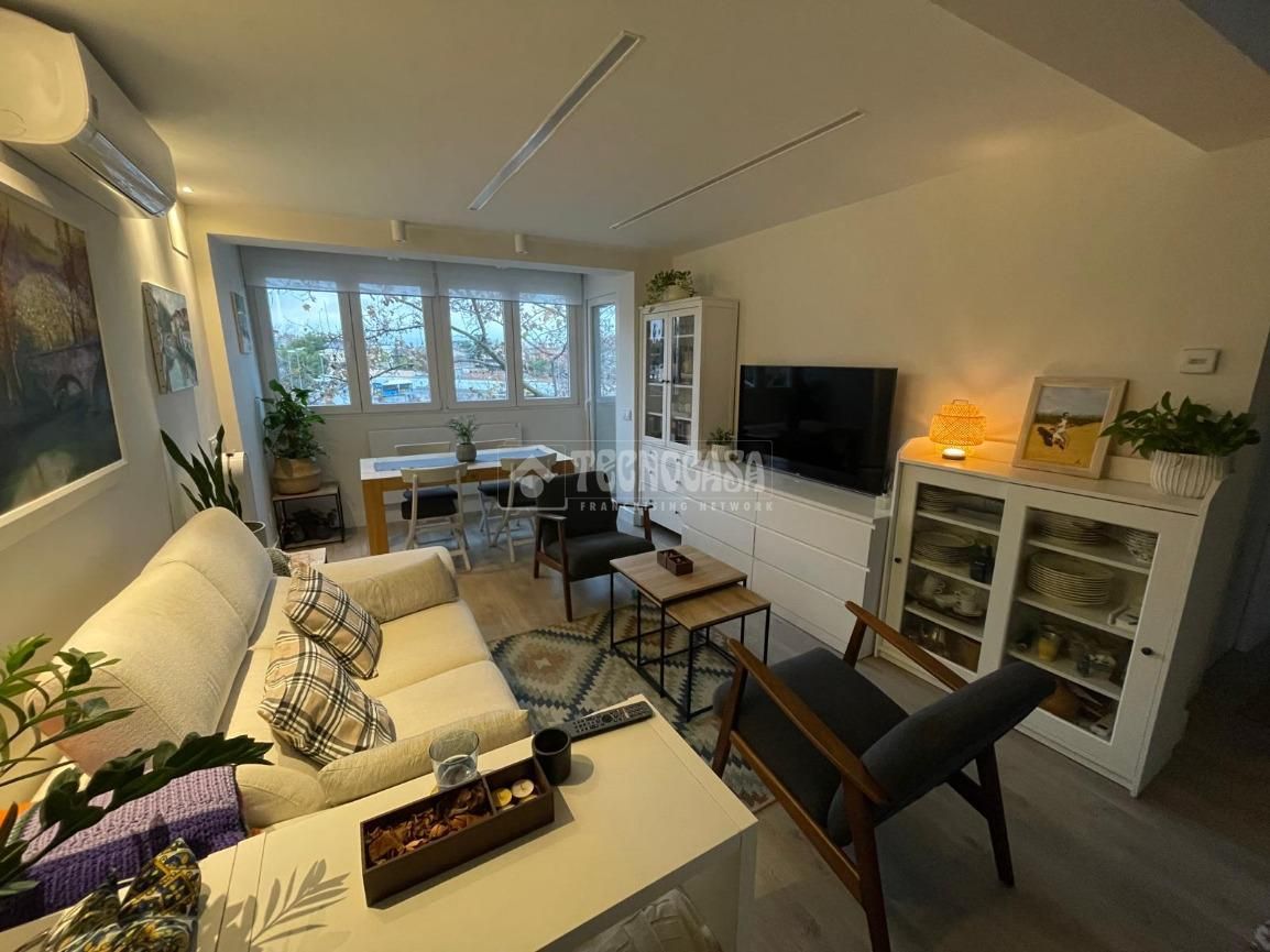 Sala d'estar de Pis en venda en  Madrid Capital amb Aire condicionat i Calefacció