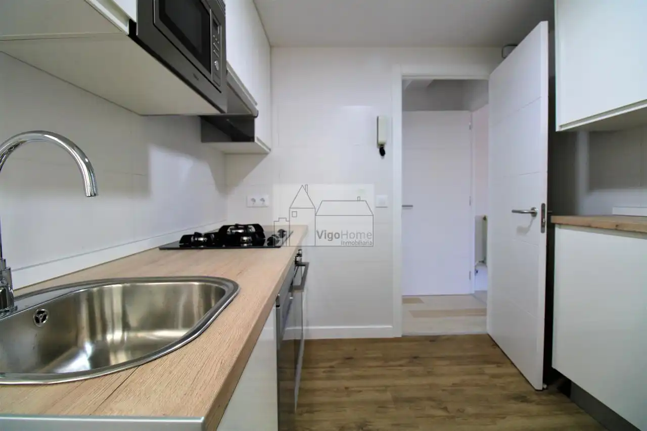 Küche von Wohnung zur Miete in Vigo  mit Heizung, Terrasse und Möbliert
