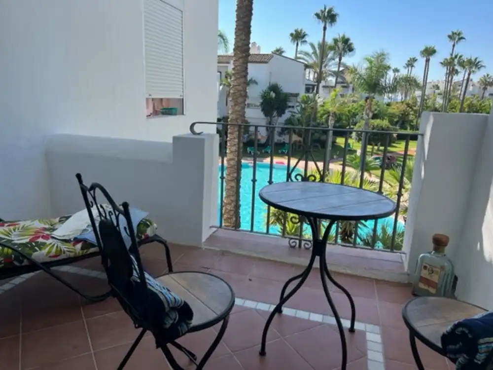 Terraza de Apartamento de alquiler en Estepona con Aire acondicionado, Terraza y Piscina
