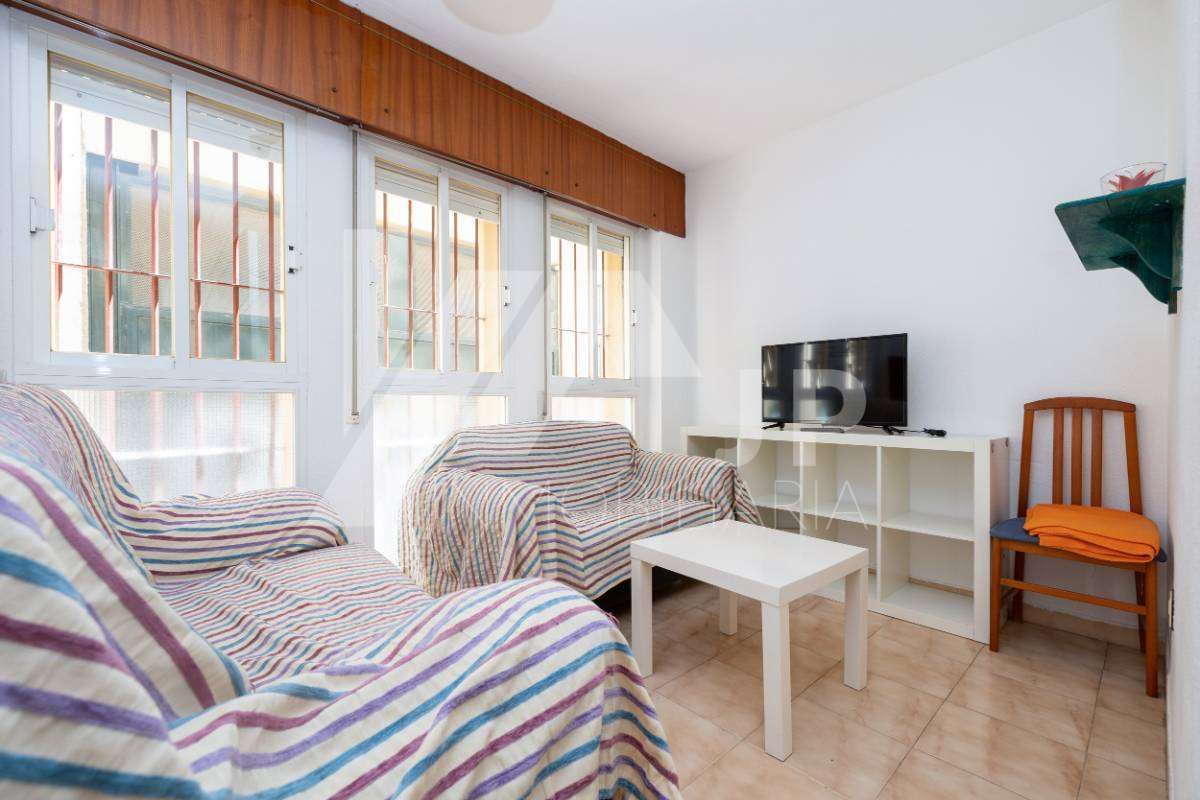 Flat to rent in Calle Hinojosa, Centro - Sagrario