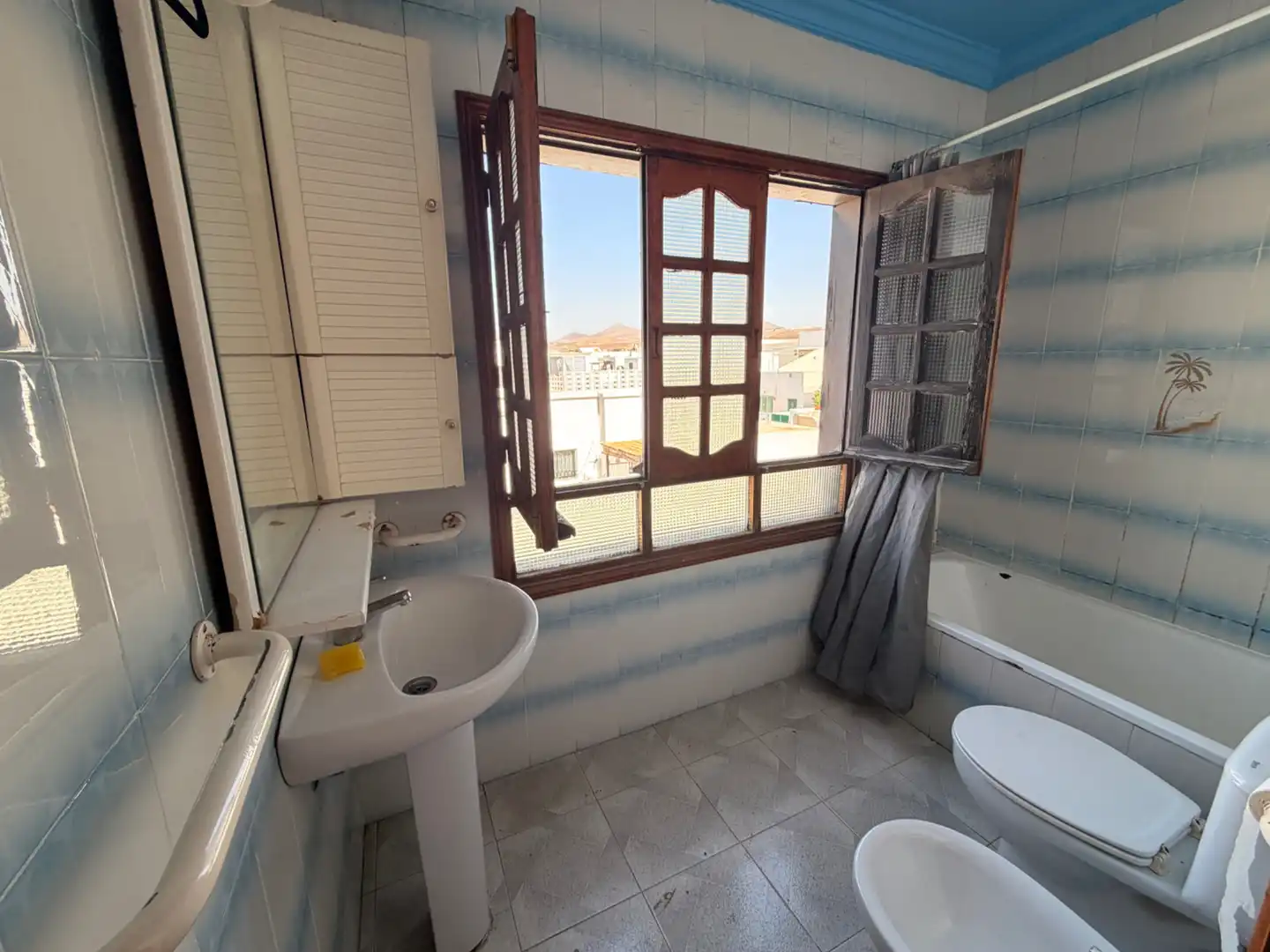 Baño de Piso en venta en San Bartolomé con Balcón