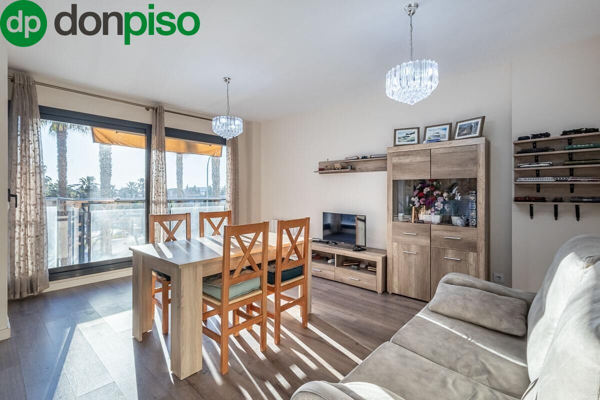 Sala d'estar de Pis en venda en  Granada Capital amb Calefacció, Terrassa i Traster