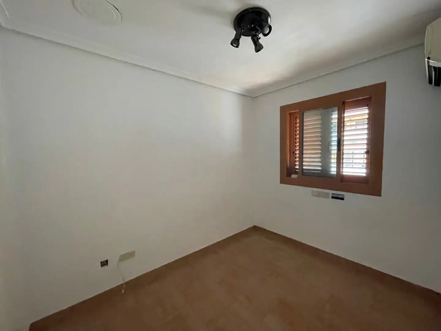 Casa adosada en venda en Catarroja amb Terrassa, Traster i Moblat
