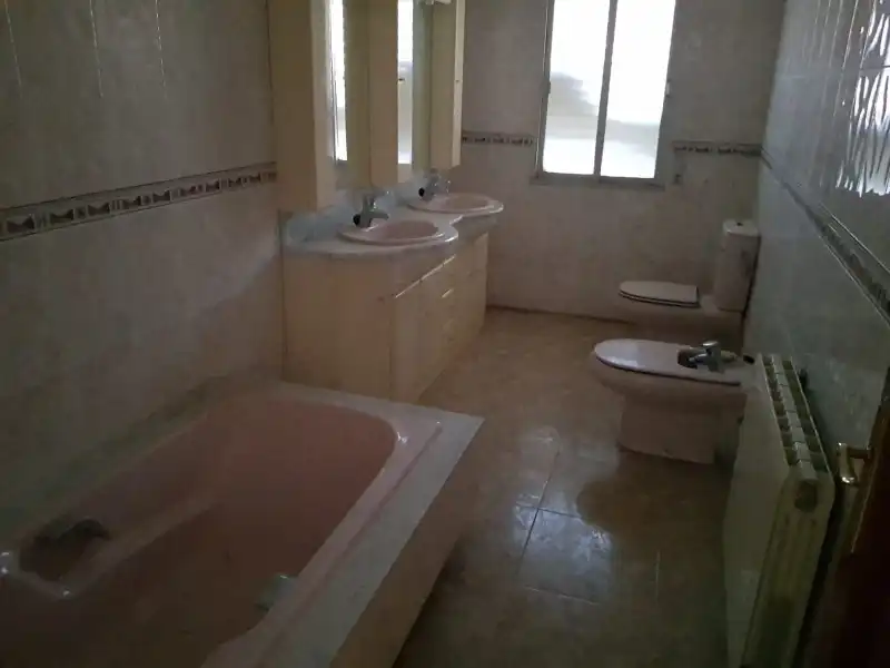 Bany de Pis en venda en Mohedas de Granadilla amb Jardí privat