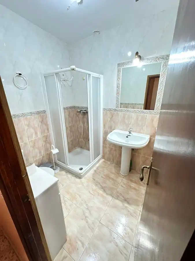 Badezimmer von Wohnung zum Verkauf in Almuñécar mit Möbliert, Waschmaschine und Mikrowelle