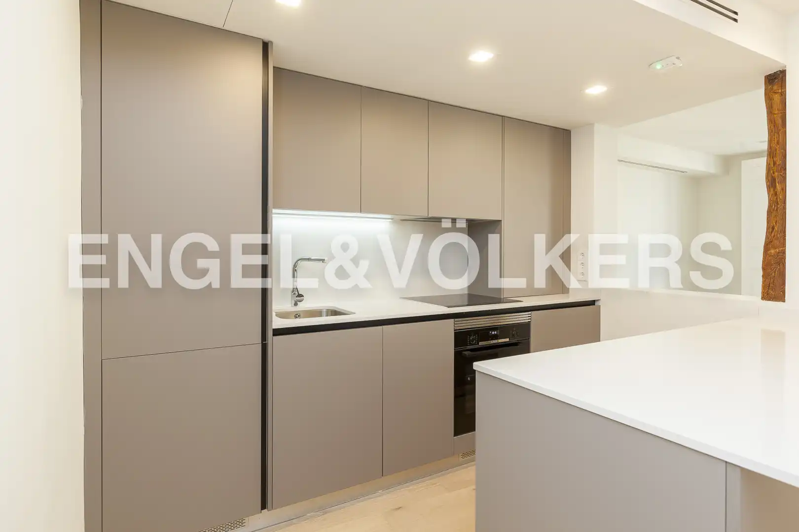 Küche von Wohnung zur Miete in Madrid mit Klimaanlage, Heizung und Balkon