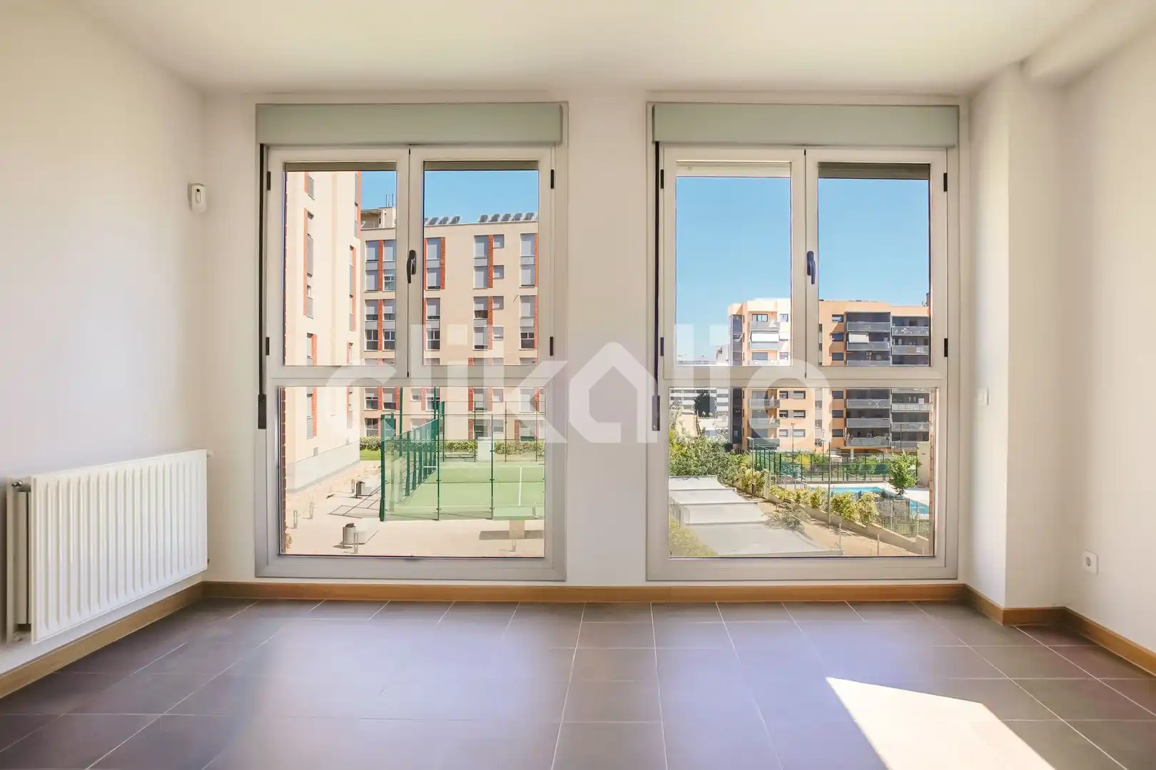 Habitación de Piso en venta en Tres Cantos con Calefacción, Trastero y Piscina