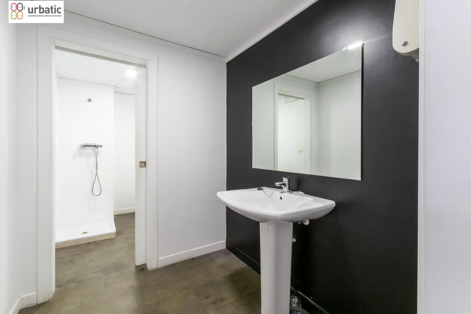 Baño de Oficina de alquiler en Gandia con Aire acondicionado