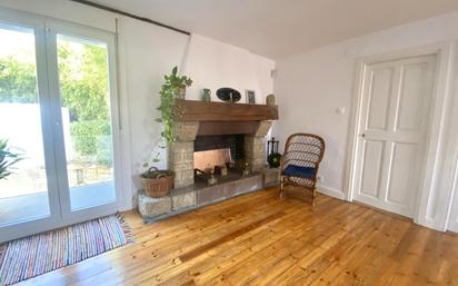 Living room of Single-family semi-detached for sale in Erandio  with Heating, Private garden and Terrace