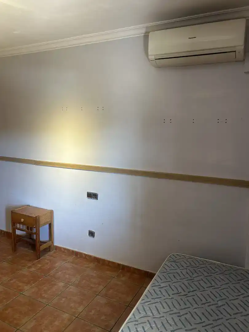 Flat for share in Inca  with Air Conditioner and Furnished