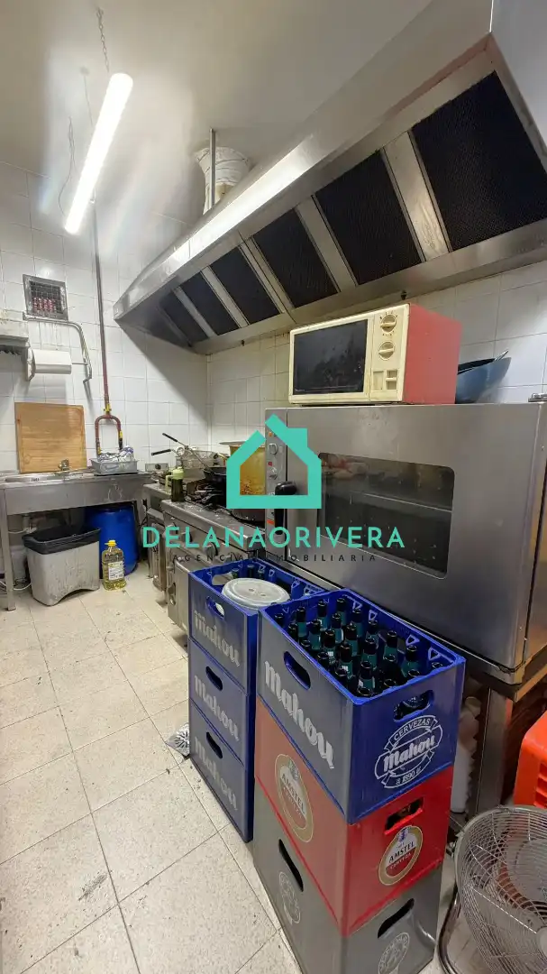 Cuina de Local en venda en Alcalá de Henares amb Aire condicionat, Calefacció i Terrassa