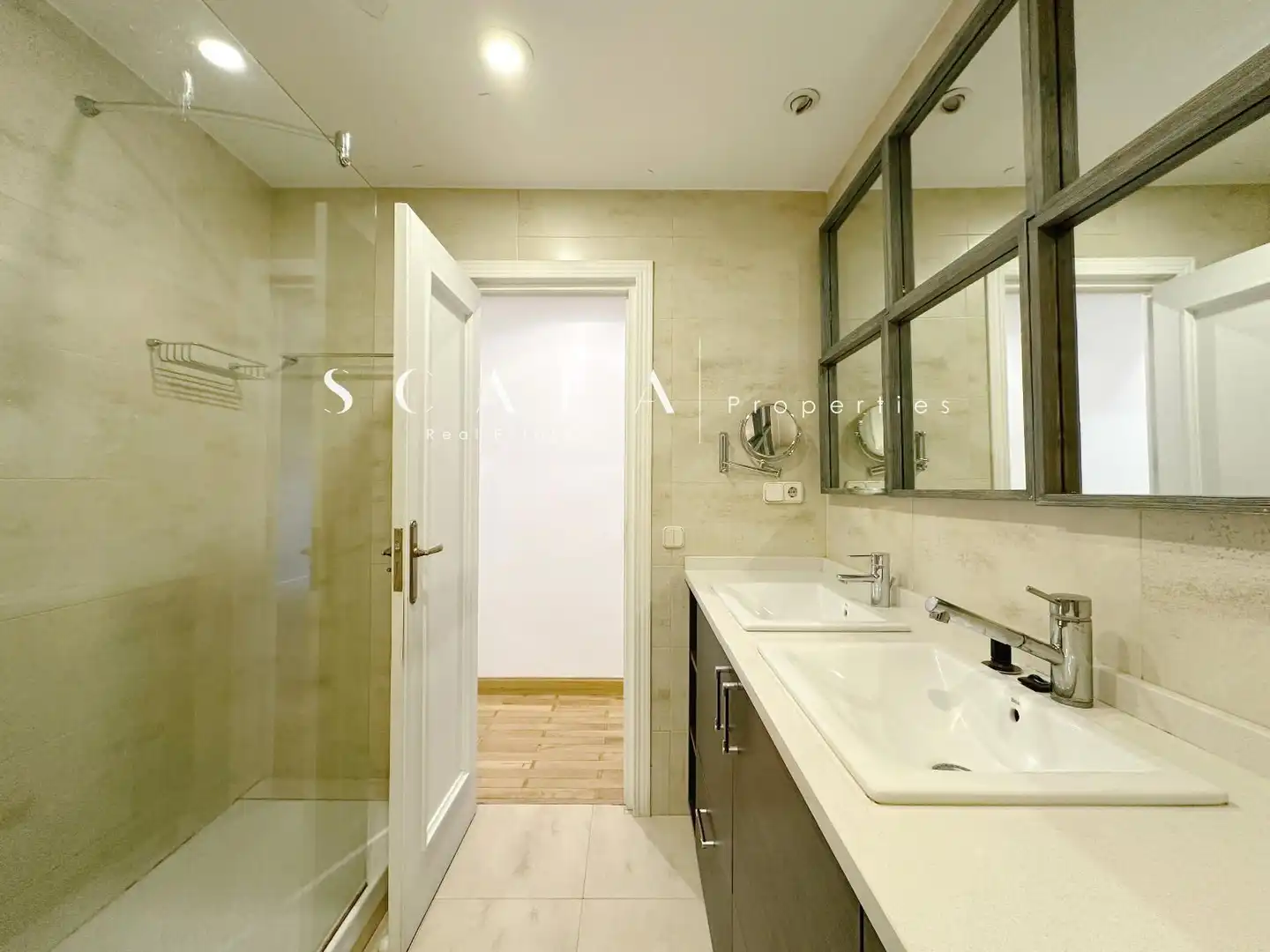 Baño de Piso de alquiler en Madrid con Aire acondicionado, Calefacción y Se aceptan mascotas
