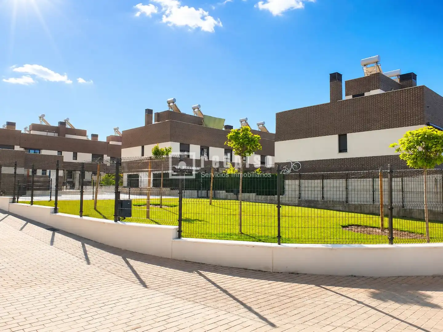 Vista exterior de Casa o chalet en venta en Rivas-Vaciamadrid con Aire acondicionado, Calefacción y Jardín privado
