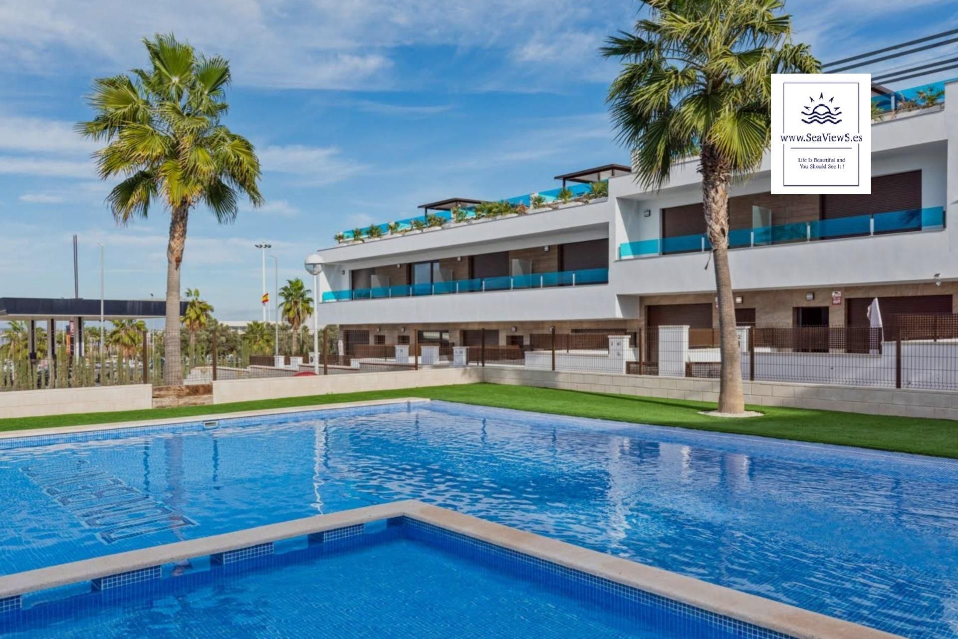 Swimming pool of Single-family semi-detached for sale in Torrevieja  with Air Conditioner, Heating and Terrace