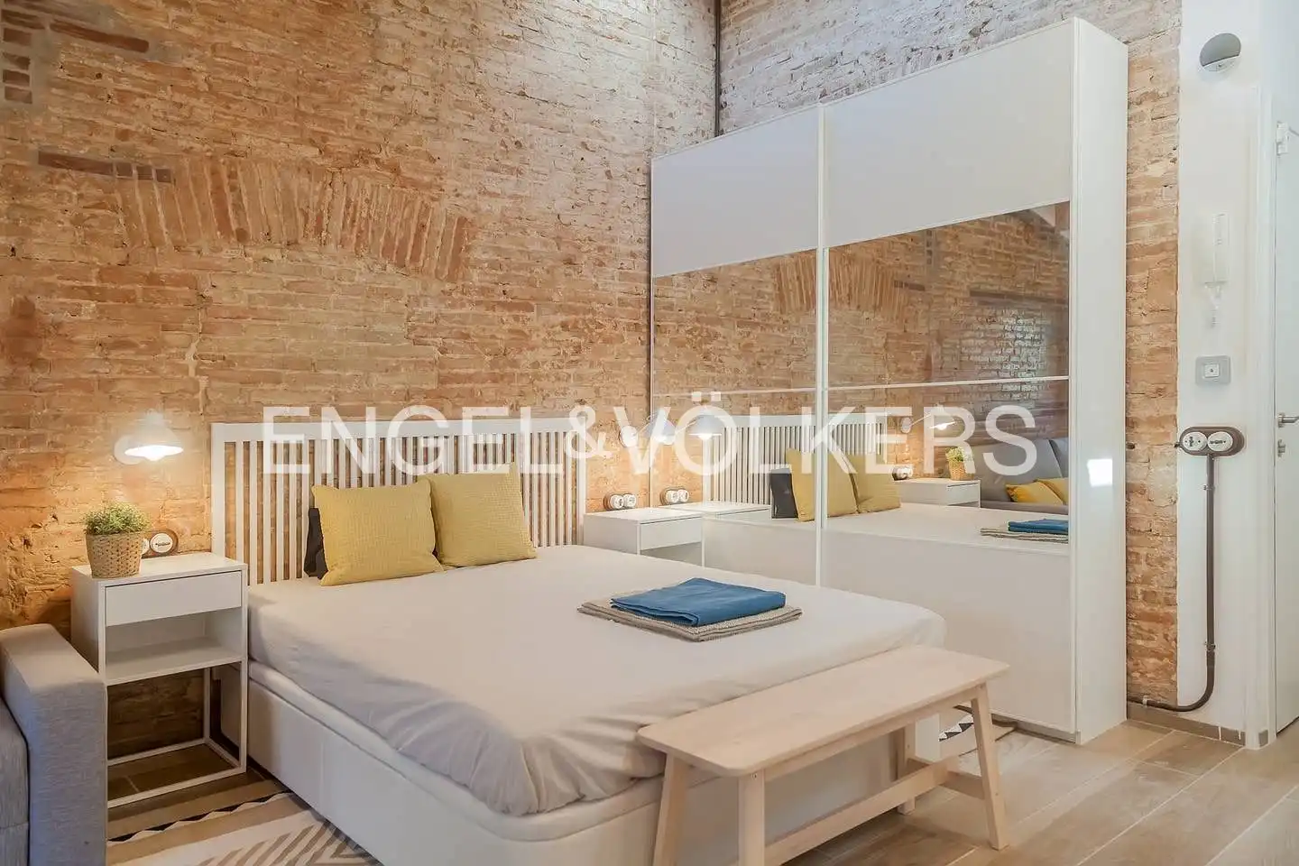 Dormitori de Àtic de lloguer en Barcelona amb Aire condicionat, Calefacció i Parquet