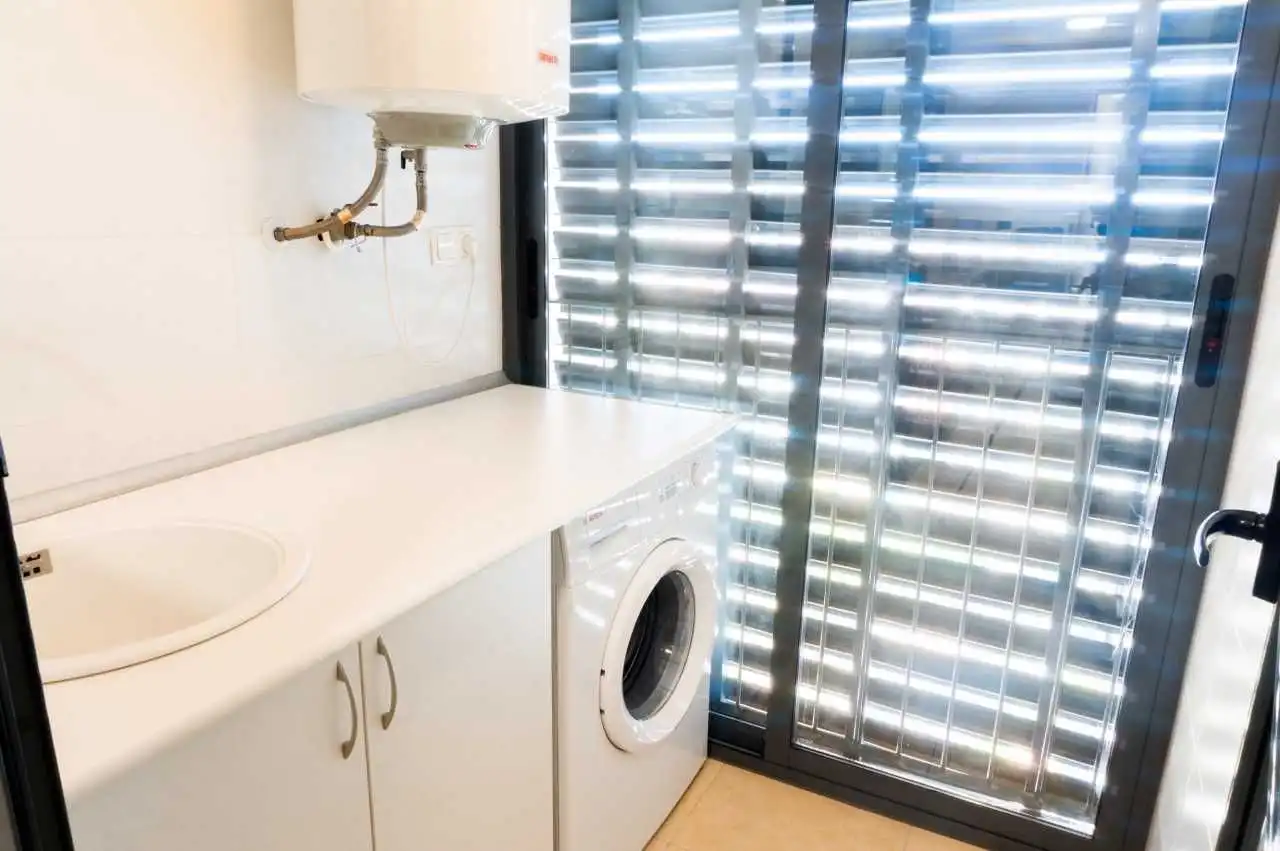 Bathroom of Apartments for rent in Benidorm  with Air Conditioner, Private garden and Terrace