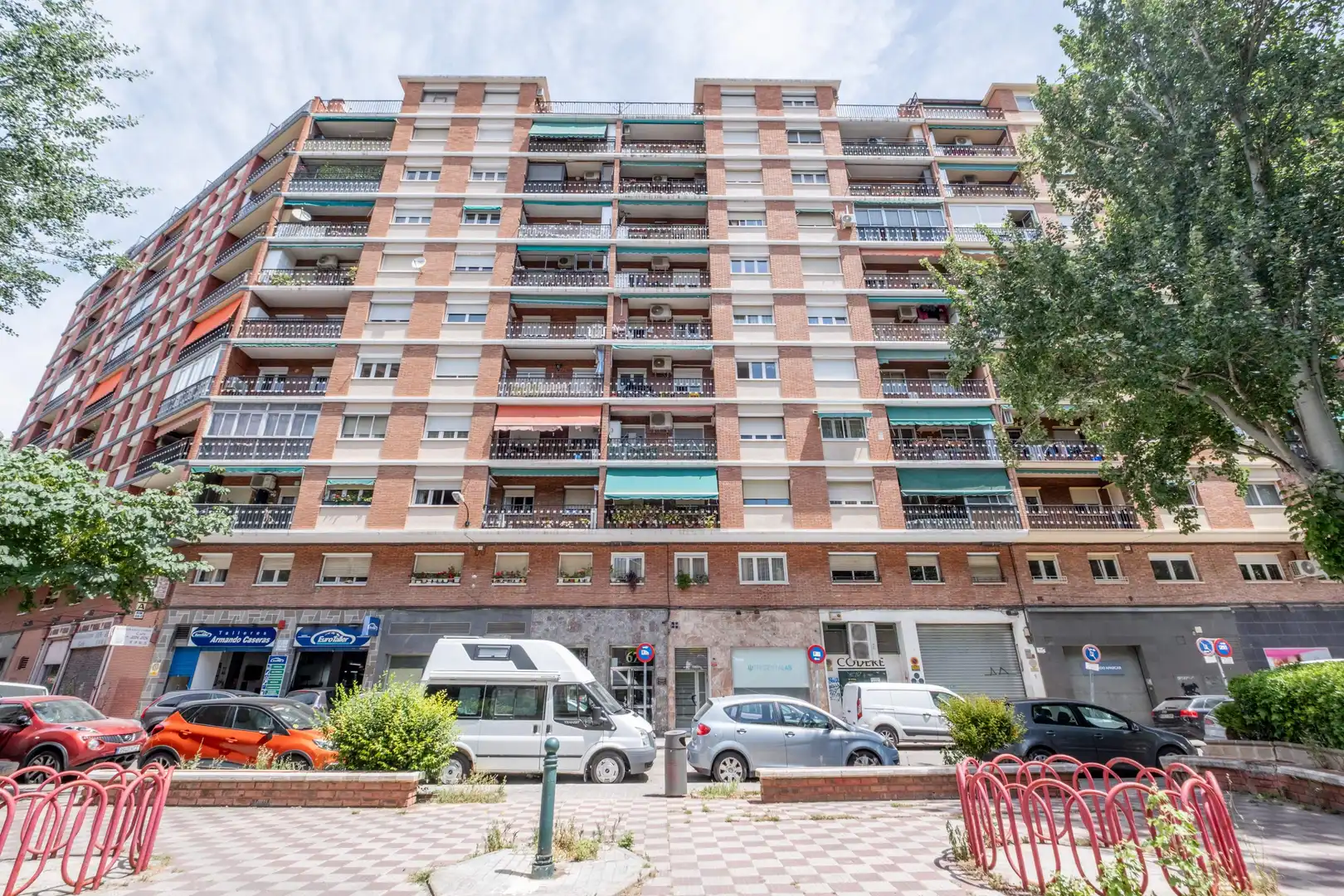 Außenansicht von Wohnung zum Verkauf in Zaragoza mit Klimaanlage und Heizung
