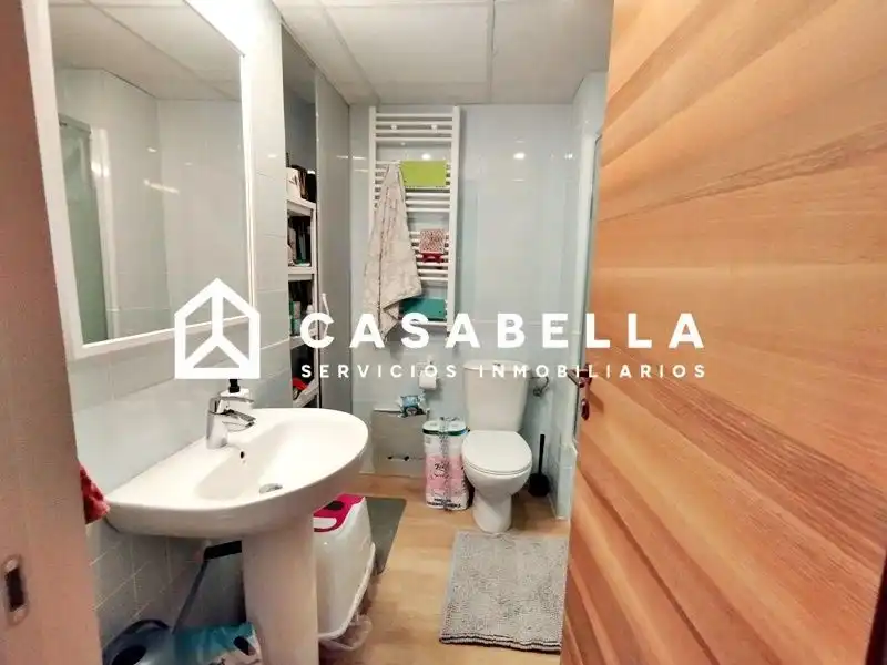 Baño de Piso de alquiler en Valencia con Aire acondicionado, Calefacción y Terraza