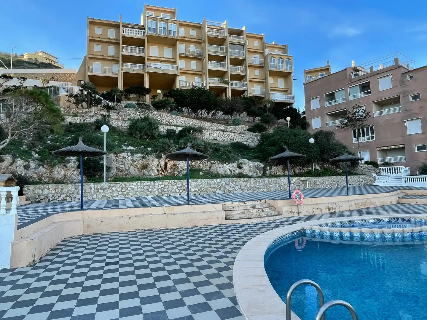 Apartments for rent to own in El Faro