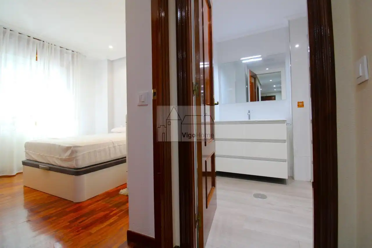 Bedroom of Flat for rent in Vigo   with Heating, Parquet flooring and Storage room