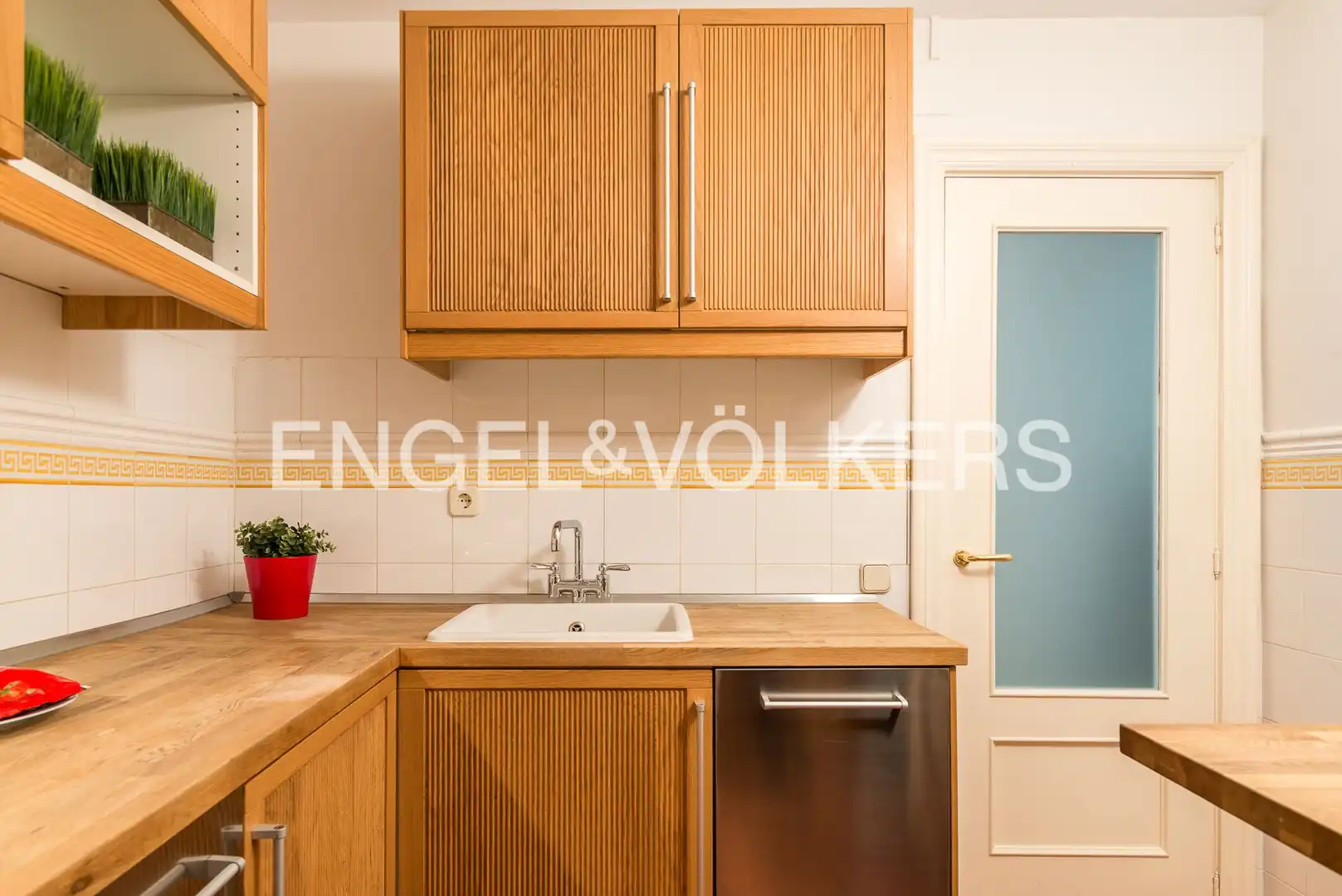 Kitchen of Flat for rent in Madrid  with Air Conditioner, Heating and Furnished