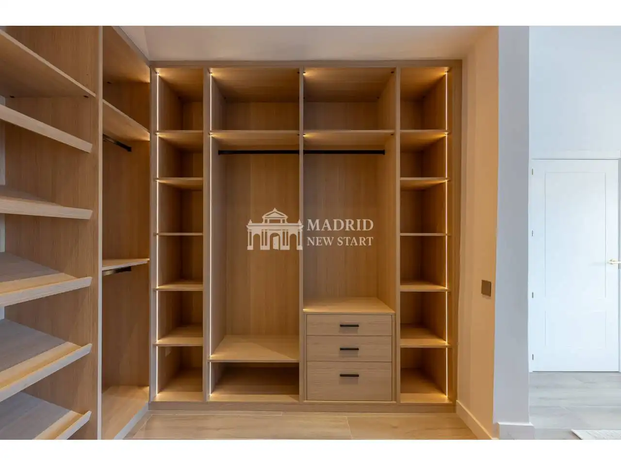 Bedroom of Flat for rent in Madrid  with Air Conditioner, Heating and Terrace