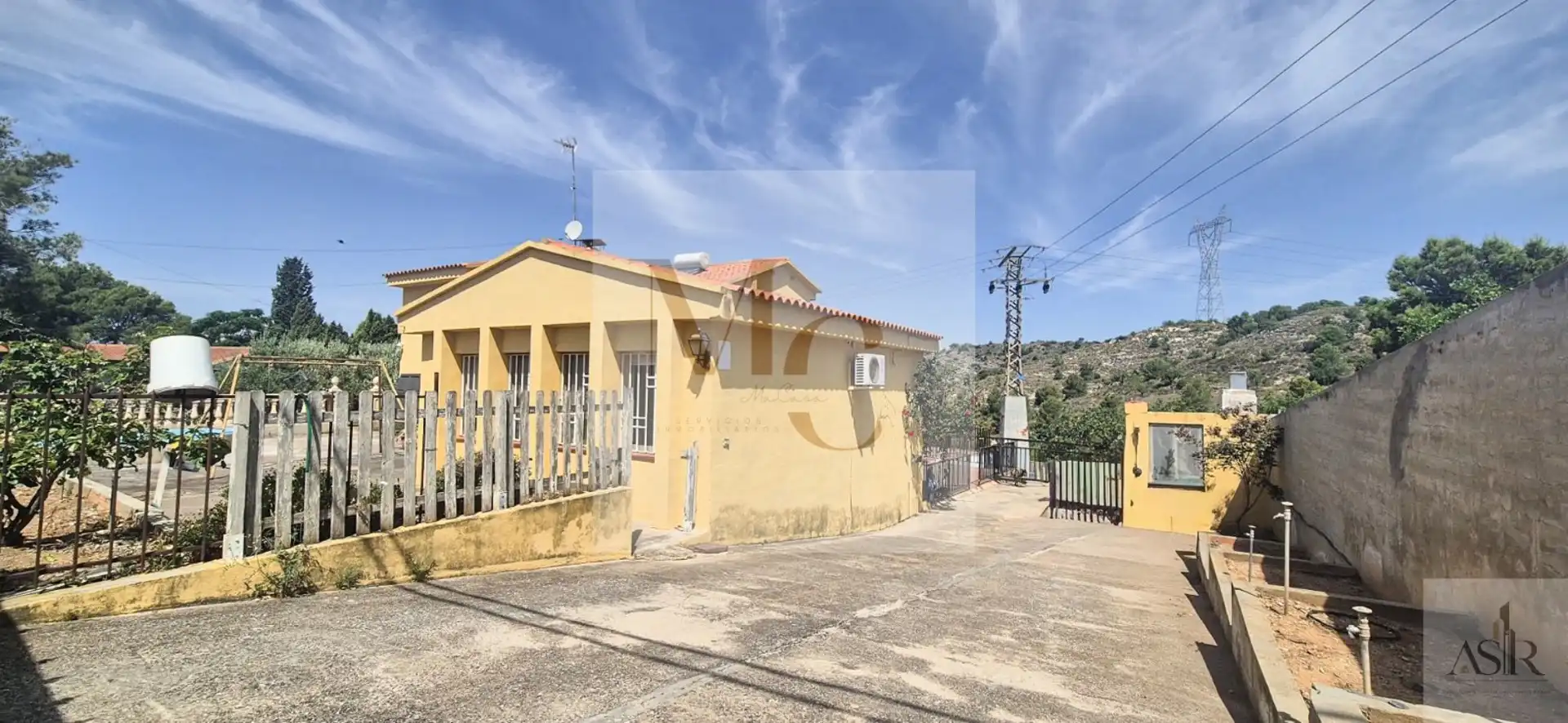 Vista exterior de Casa o xalet en venda en Benifaió amb Terrassa, Traster i Piscina