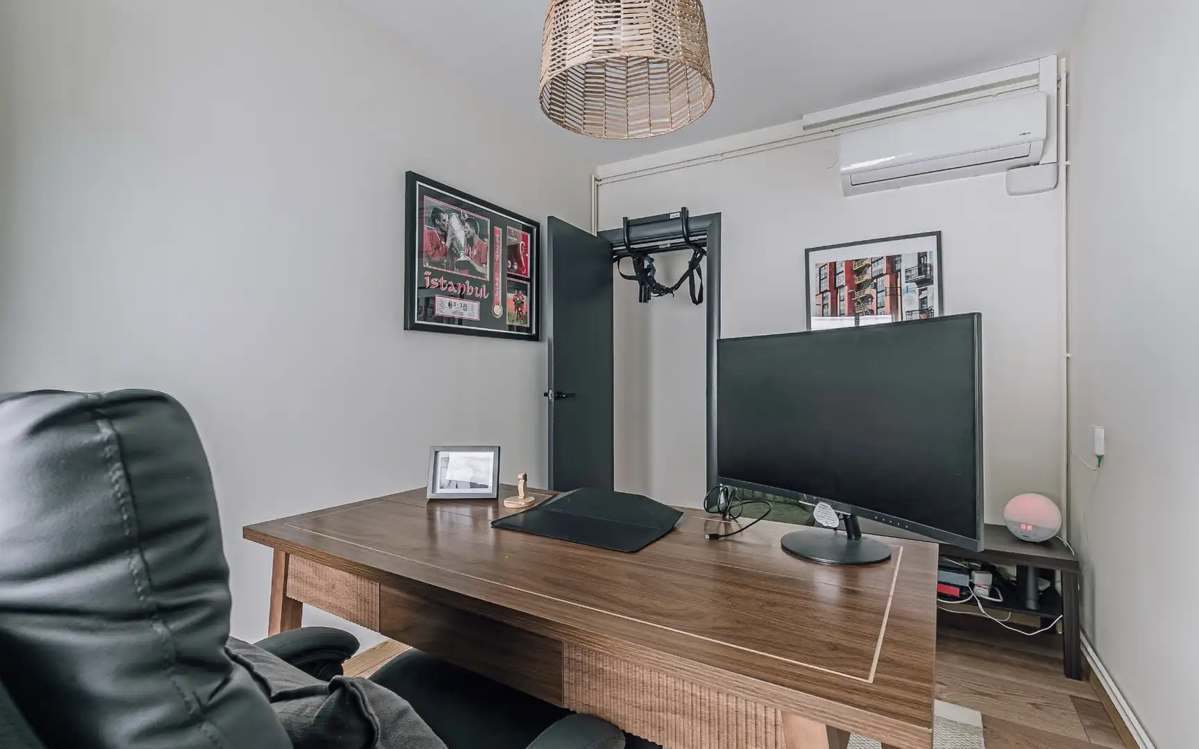 Habitación de Ático en venta en Badalona con Aire acondicionado, Calefacción y Terraza