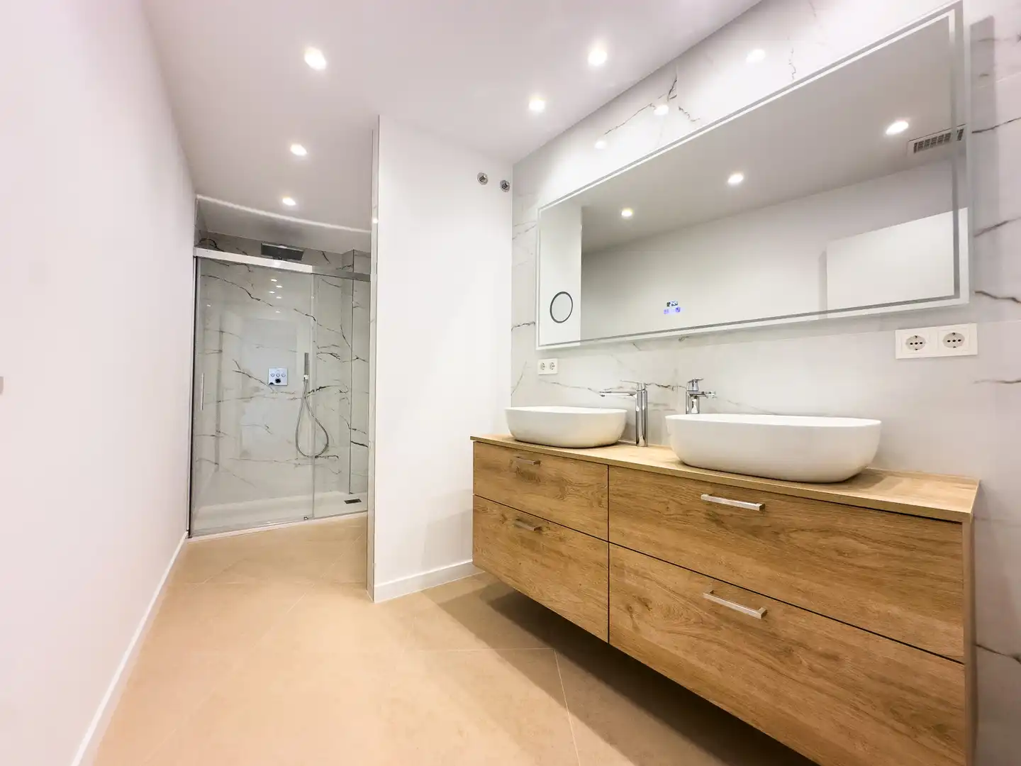 Baño de Casa o chalet en venta en Estepona con Aire acondicionado, Jardín privado y Terraza