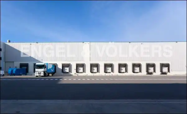 Außenansicht von Fabrikhallen zur Miete in Martorell
