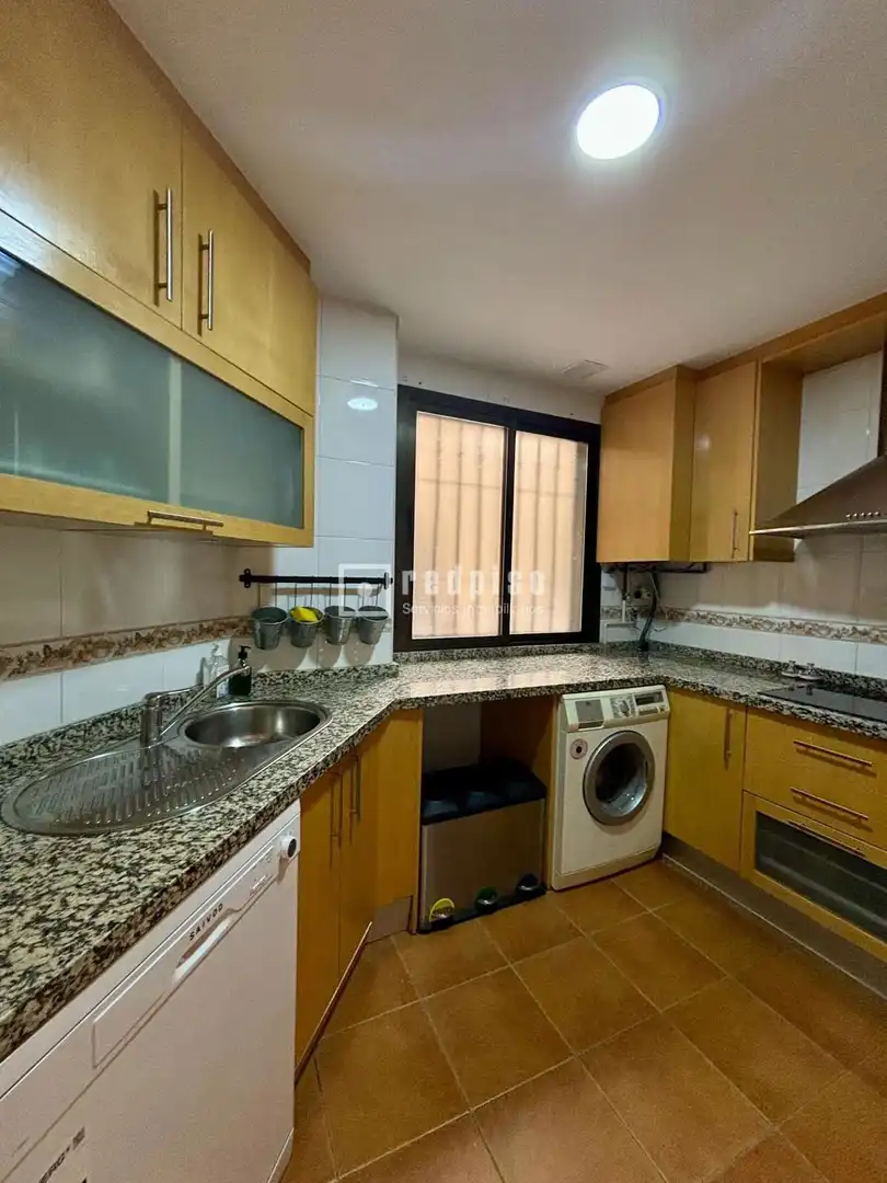 Cuina de Pis en venda en Granada amb Aire condicionat, Calefacció i Terrassa