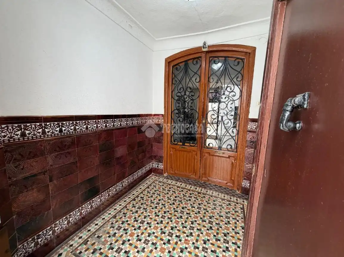 Einfamilien-Reihenhaus zum Verkauf in Torredonjimeno mit Klimaanlage und Balkon