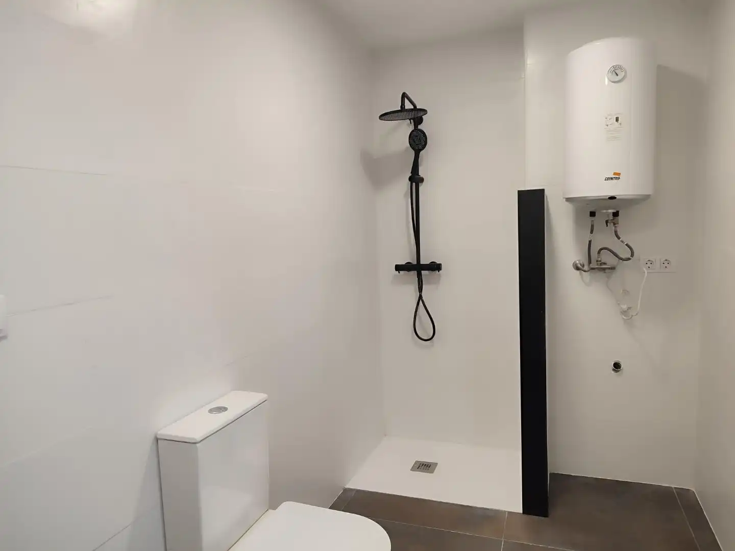 Badezimmer von Geschaftsraum zur Miete in Valencia