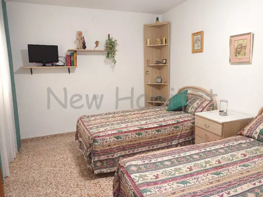 Dormitori de Casa adosada en venda en Castellón de la Plana / Castelló de la Plana amb Aire condicionat i Terrassa