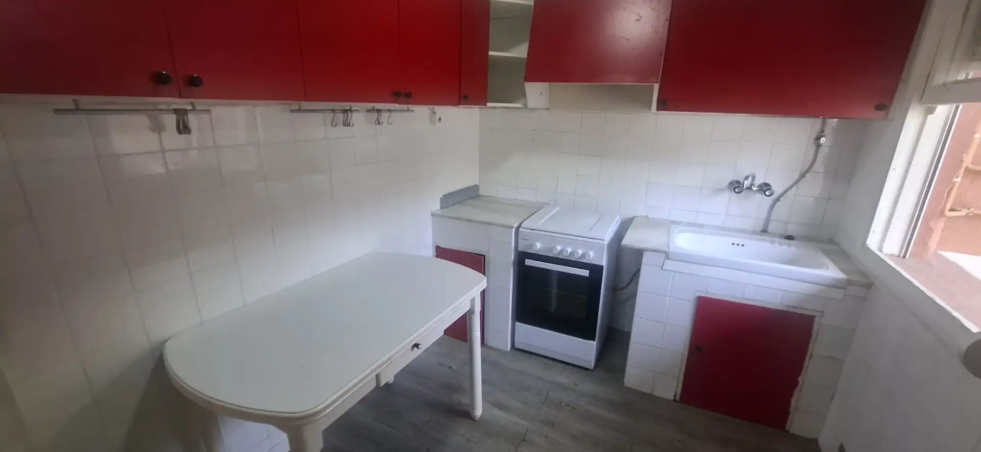Cuina de Casa o xalet en venda en Vigo  amb Jardí privat i Terrassa