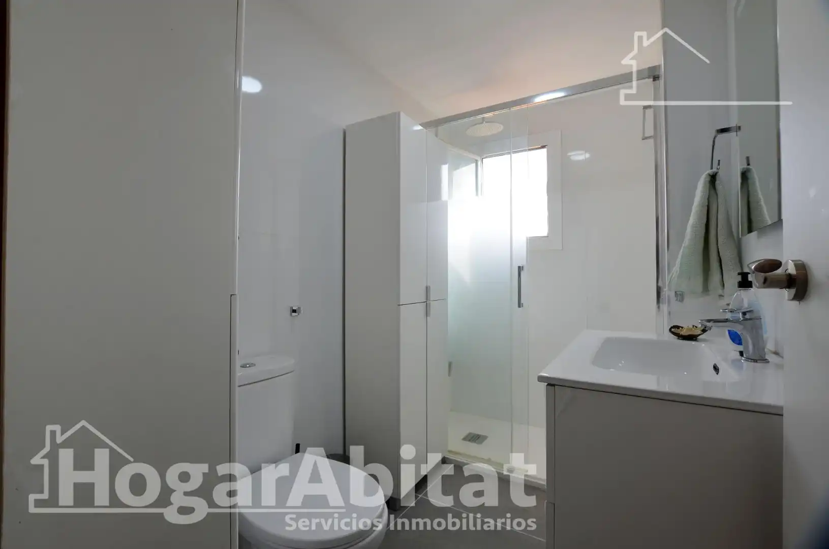 Bathroom of Flat for sale in Gandia  with Air Conditioner, Private garden and Community pool