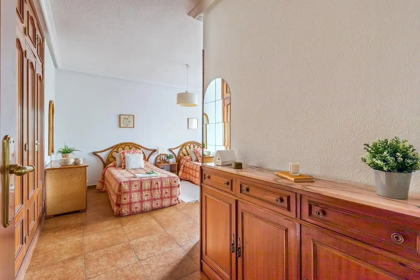 Habitación de Casa o chalet en venta en San Lorenzo de El Escorial con Calefacción, Alarma y Piscina comunitaria