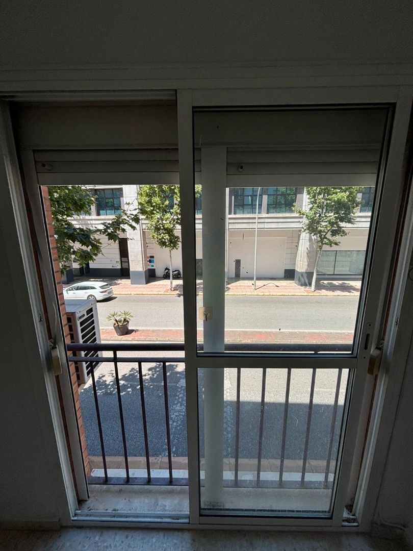 Exterior view of Flat for sale in Dos Hermanas  with Storage room and Balcony