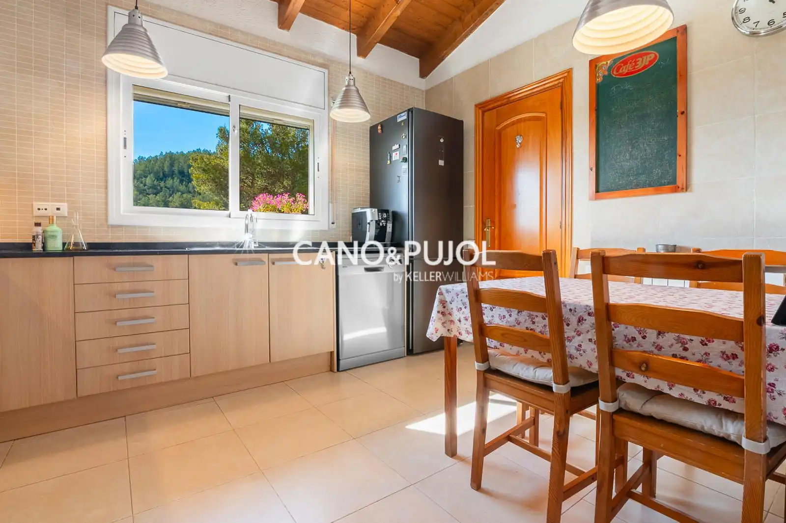 Cocina de Casa o chalet en venta en Corbera de Llobregat con Calefacción, Terraza y Trastero