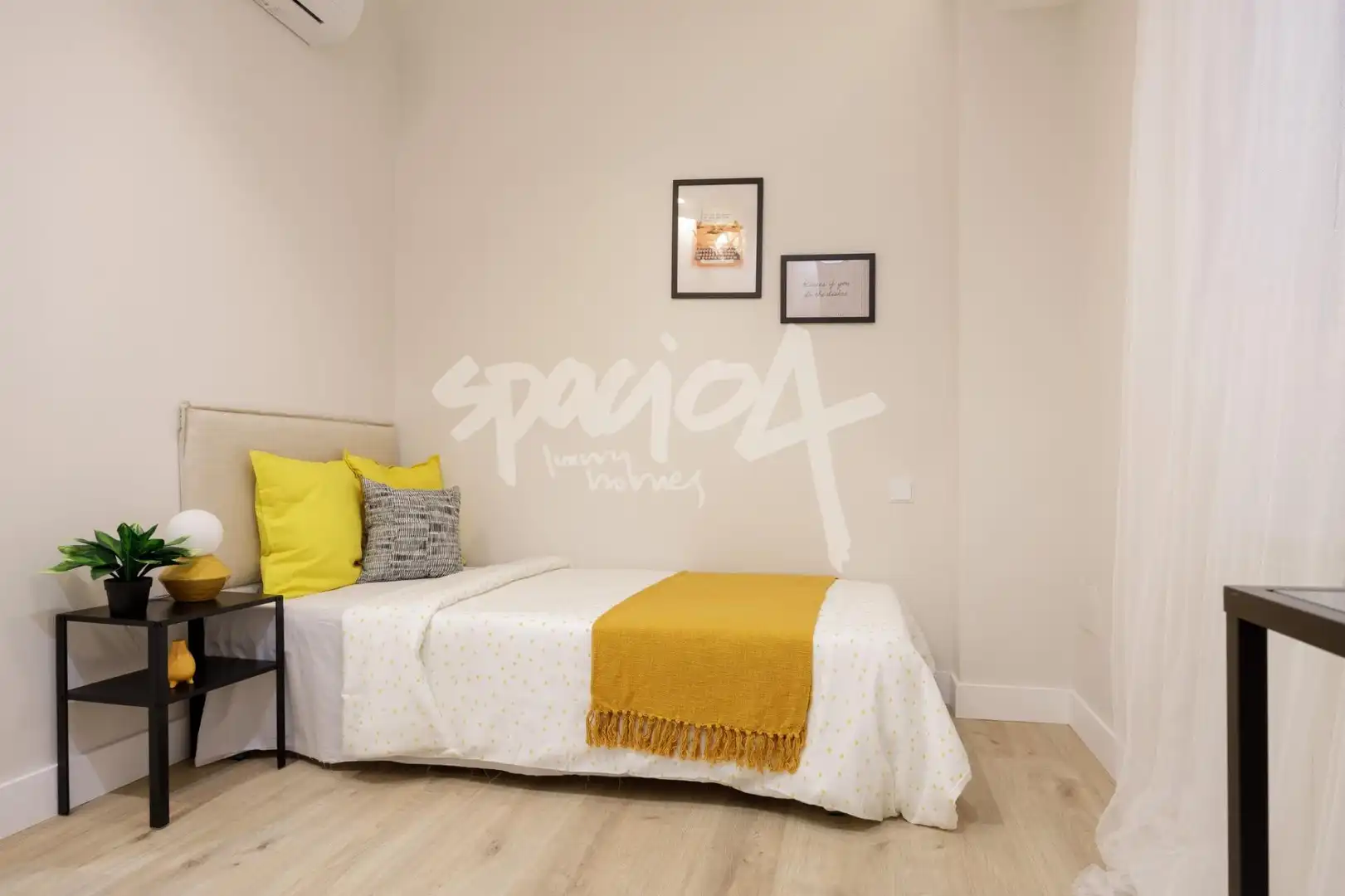Bedroom of Flat for sale in Madrid  with Air Conditioner, Heating and Terrace