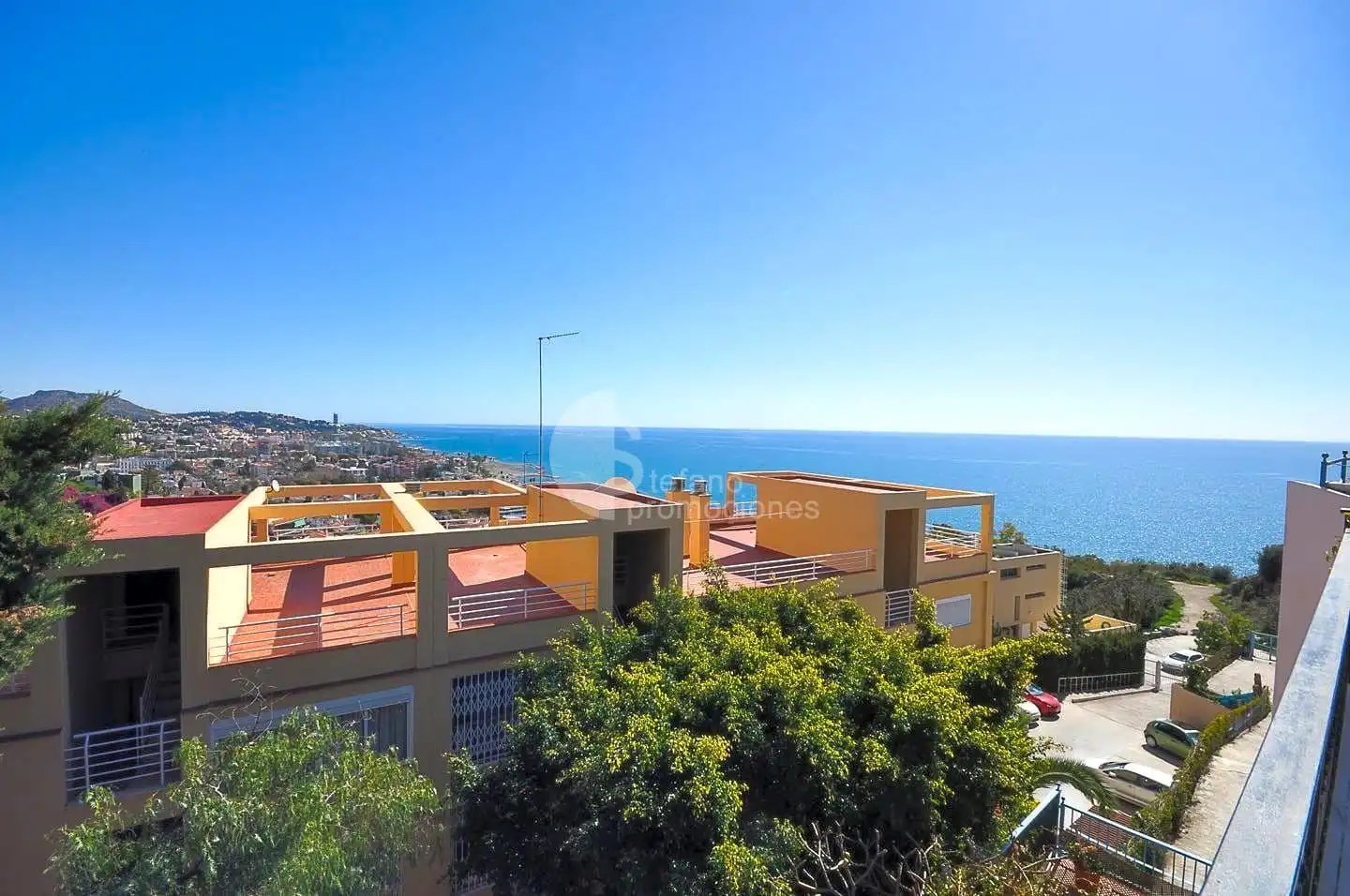 Vista exterior de Casa adosada en venda en Málaga amb Aire condicionat, Terrassa i Traster